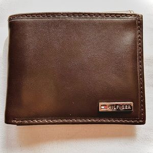 Brown leather Tommy Hilfiger wallet